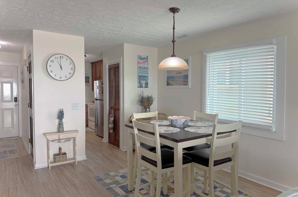 Indoor Dining for 4