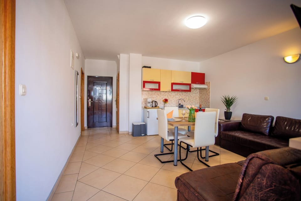 Kitchen and dining area