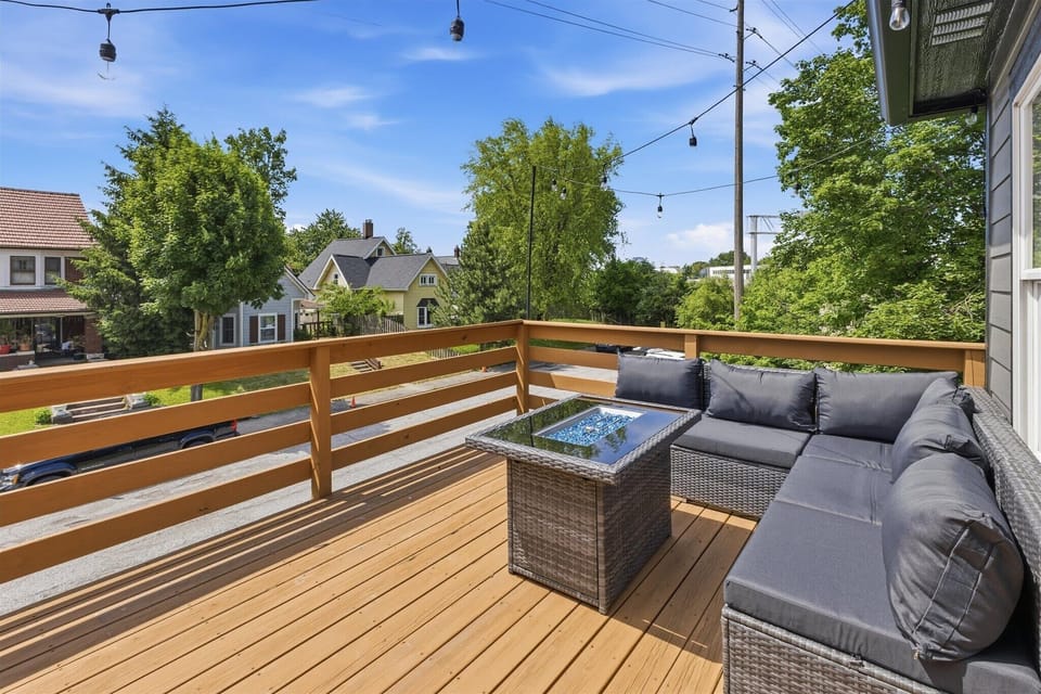 Balcony with fire pit