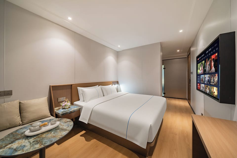 Business Twin Room | In-room safe, blackout drapes, soundproofing, iron/ironing board