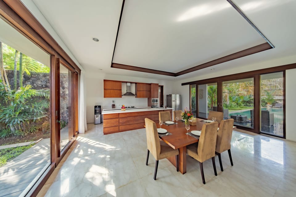 Comfort Villa, Pool View | Private kitchen