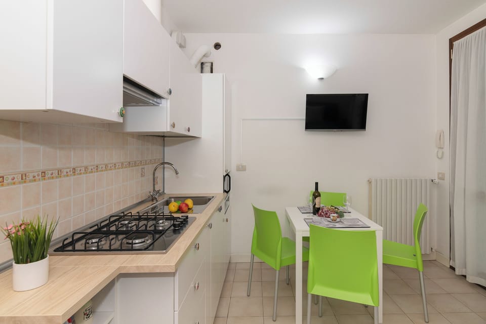 Kitchen and dining area