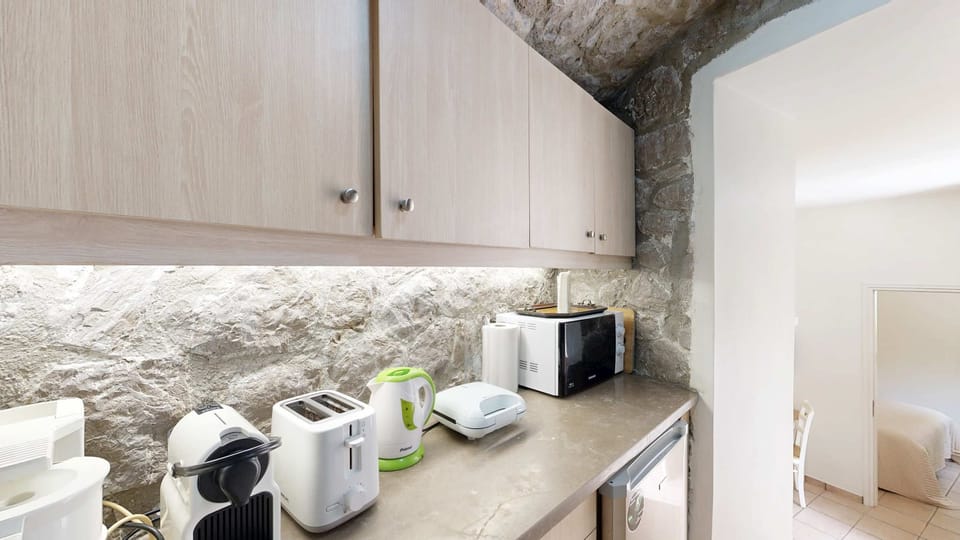 Fully equipped Kitchen space to prepare your meals 
