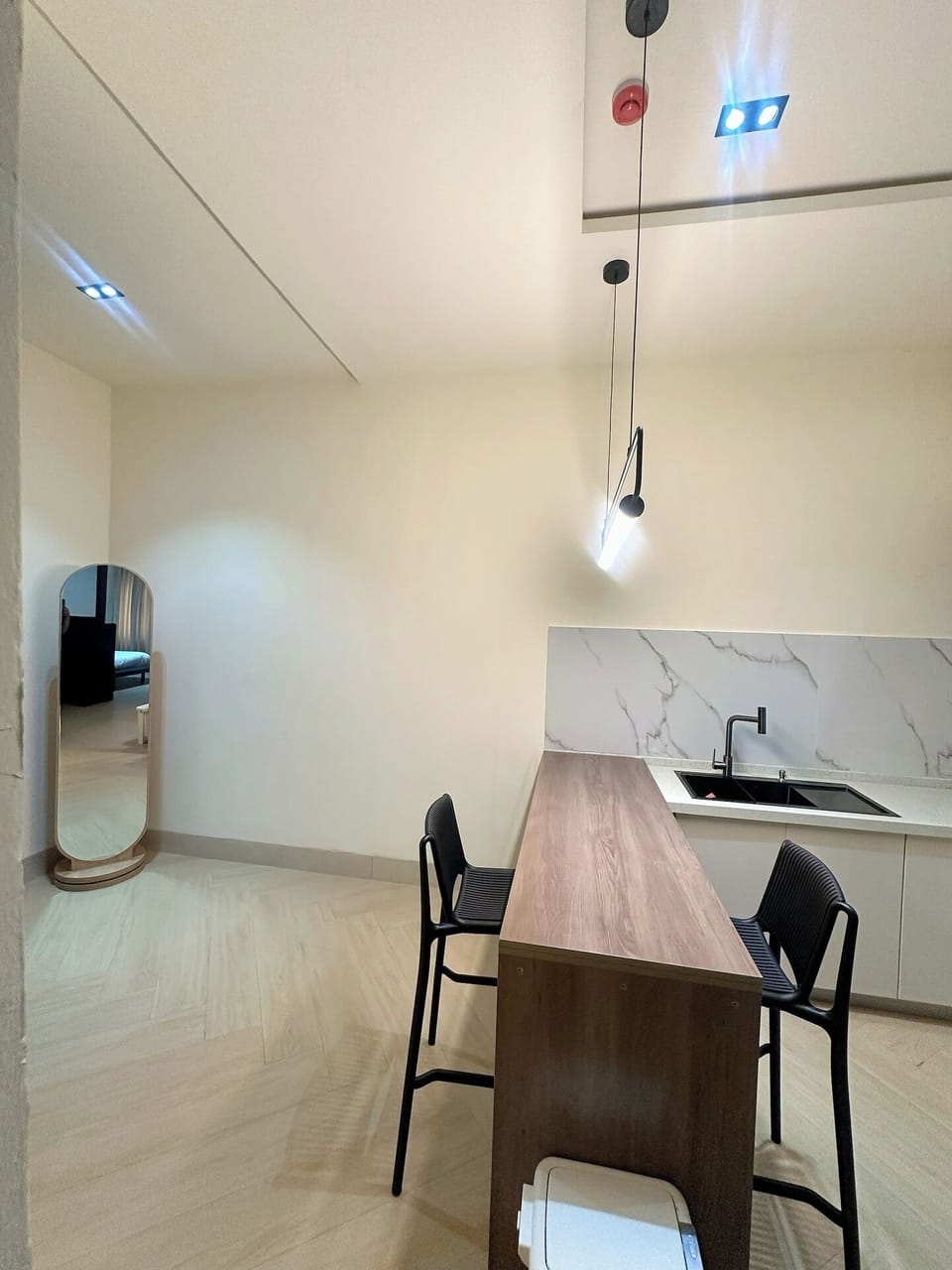 Economy Apartment, Balcony, City View | Interior