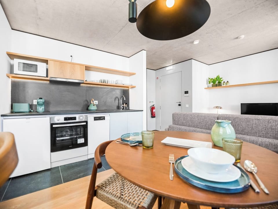 Comfort Apartment (Balcony) | Private kitchen | Mini-fridge, microwave, oven, stovetop