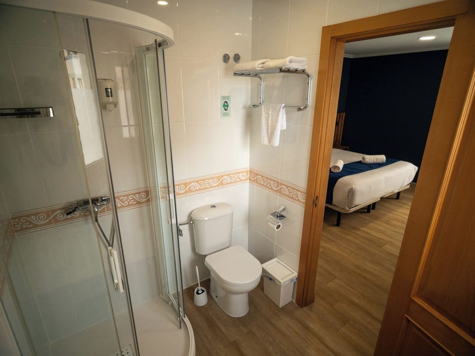 Classic Double or Twin Room, City View | Bathroom | Towels, soap, shampoo, toilet paper