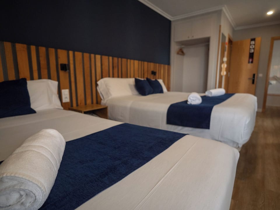 Classic Twin Room, City View | Desk, WiFi (free), bed sheets