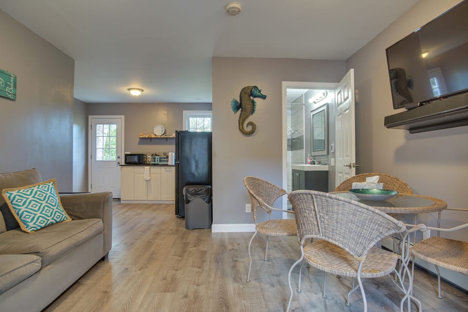 Dining Area | Main Level
