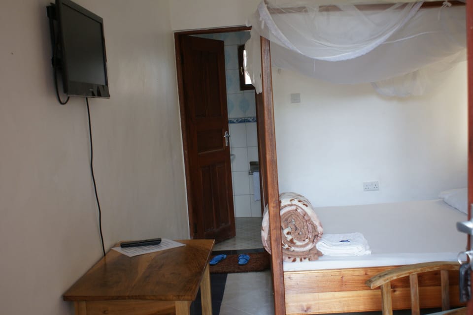 Classic Double Room, Balcony | Desk, laptop workspace