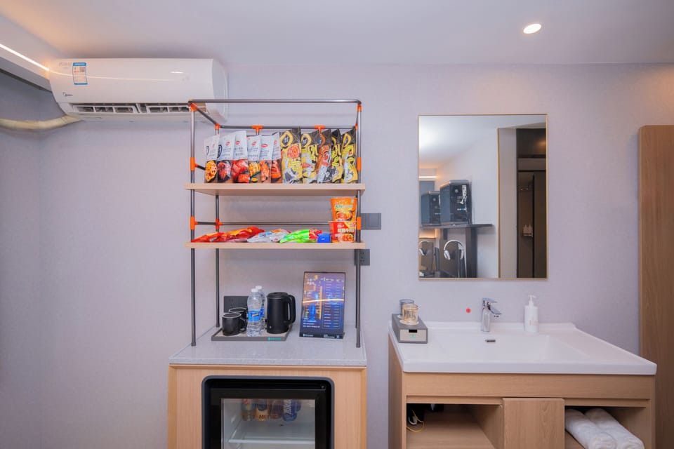 Laptop workspace, free WiFi, bed sheets