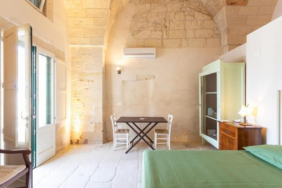 Superior Double Room, Courtyard View | Blackout drapes, iron/ironing board (on request)