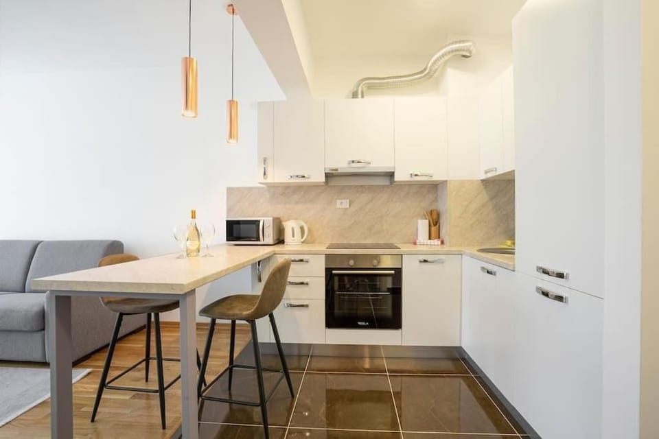 Studio, Balcony, Sea View | Private kitchen