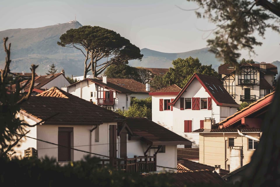 Welcome to this charming retreat in Saint-Jean-de-Luz, where you can bask in the gentle morning light as village life meets mountain tranquility.