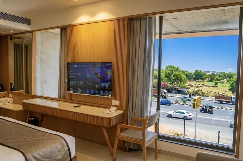 Premium Double Room | Minibar, desk, iron/ironing board, free WiFi