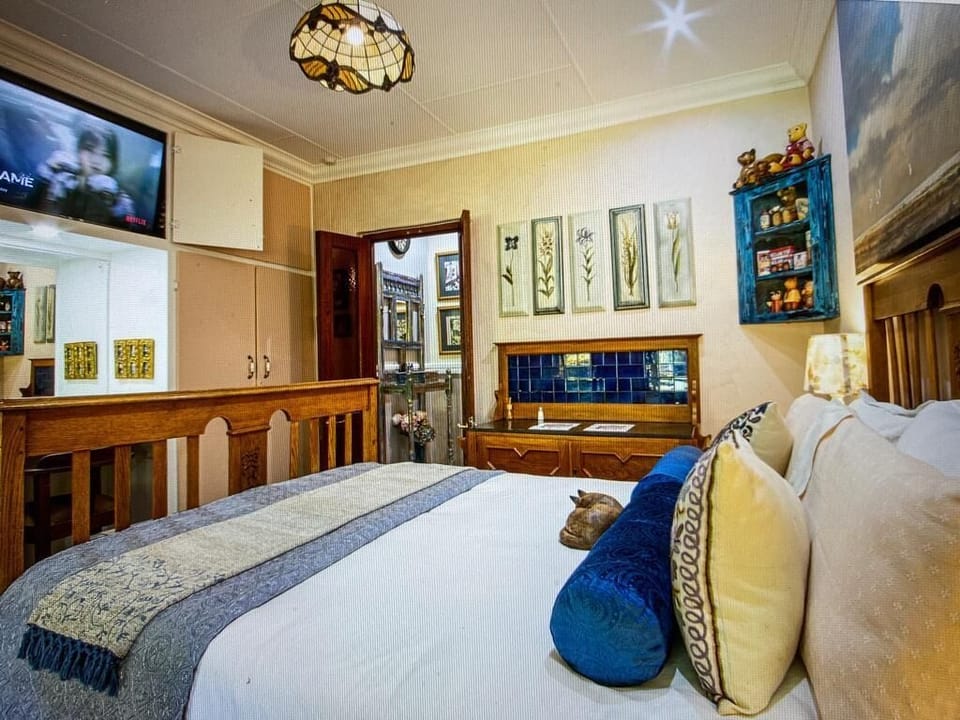Luxury Double Room, Patio, Garden View | In-room safe, iron/ironing board, WiFi (free)