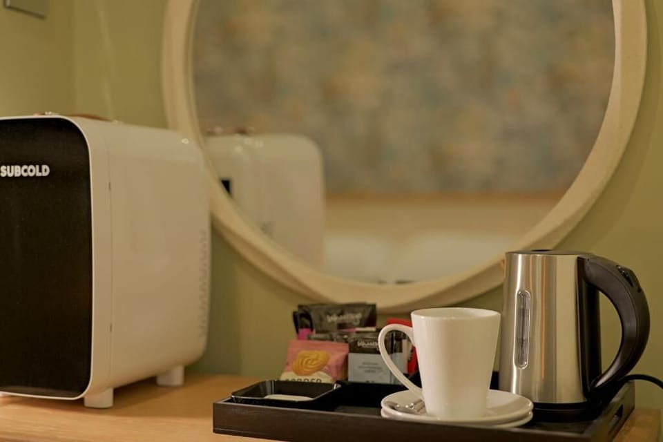 Standard Double Room | Coffee and/or coffee maker