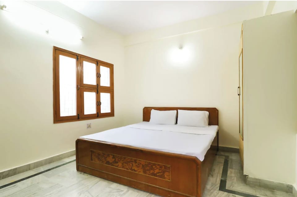 Deluxe Double Room, Multiple Beds | Hypo-allergenic bedding, desk, free WiFi