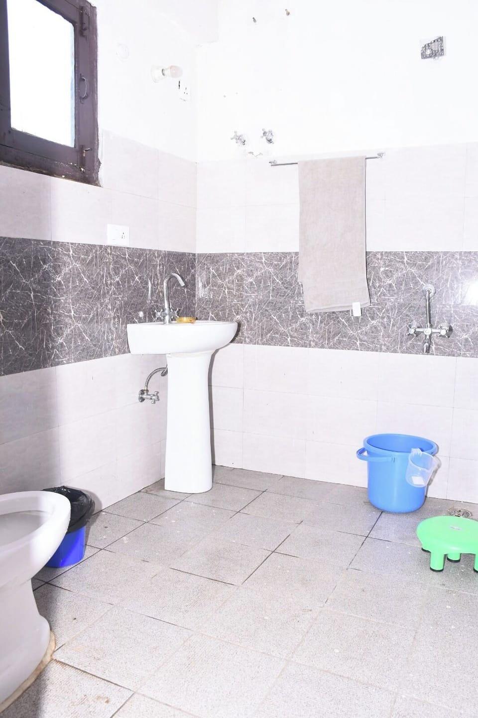 Basic Single Room | Bathroom | Toilet paper