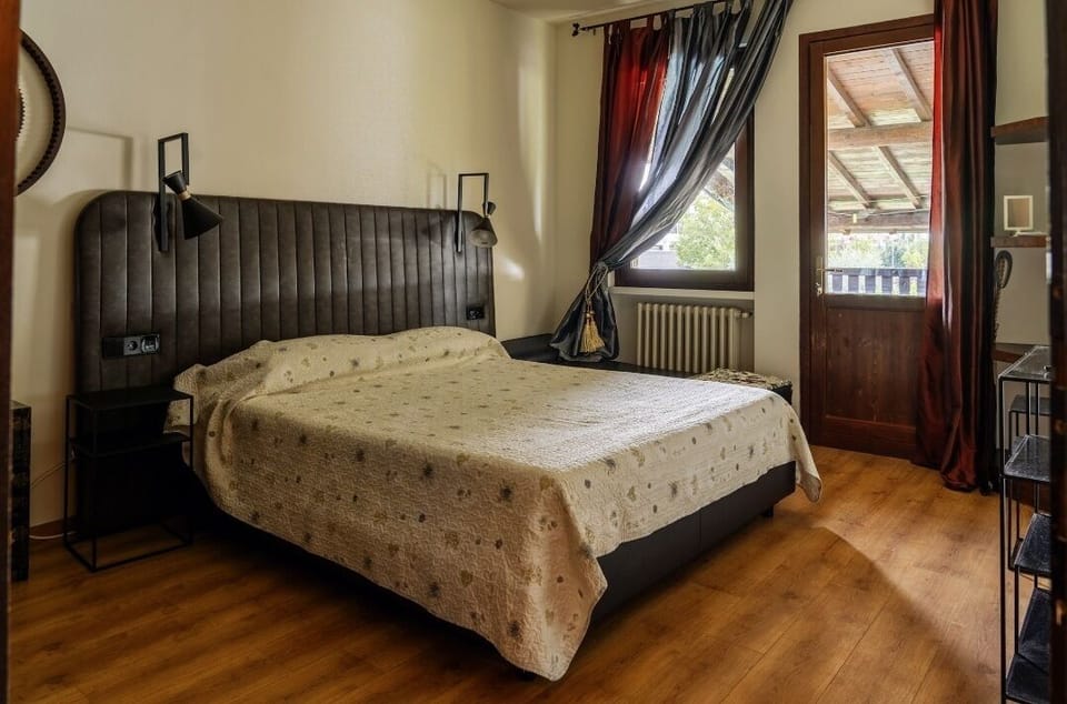 Family Apartment, Private Bathroom, Pool View | Blackout drapes, iron/ironing board, WiFi (free)
