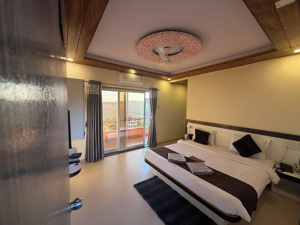 Premium Room, Balcony | Minibar, laptop workspace, free WiFi