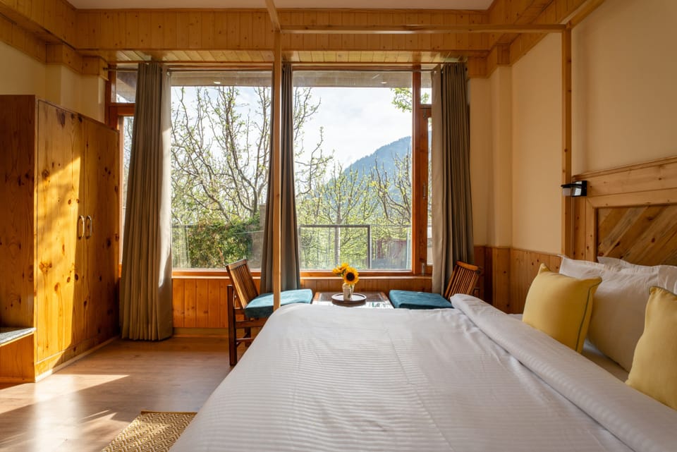 Comfort Double Room, Garden View | Desk, free WiFi, bed sheets
