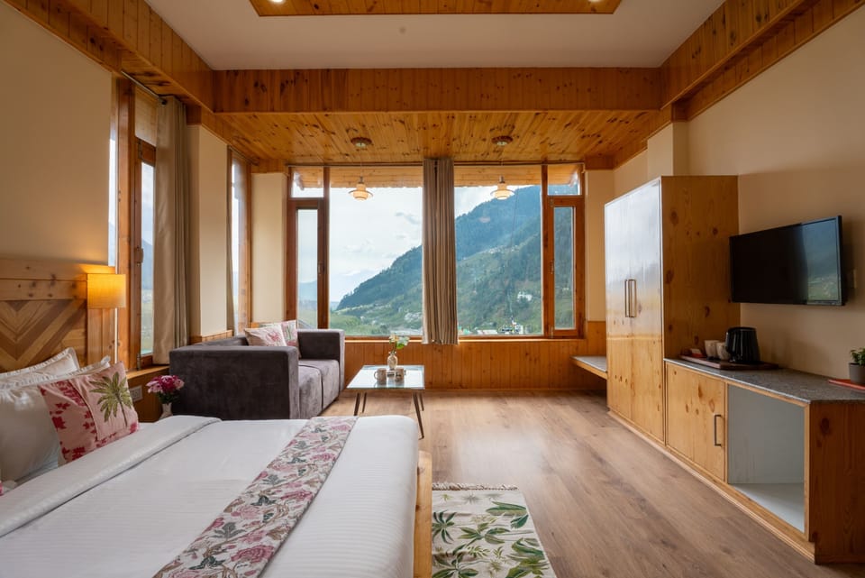 Junior Room, Mountain View, Mountainside | Desk, free WiFi, bed sheets