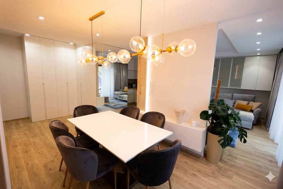 Premium Apartment, Balcony, River View | Interior