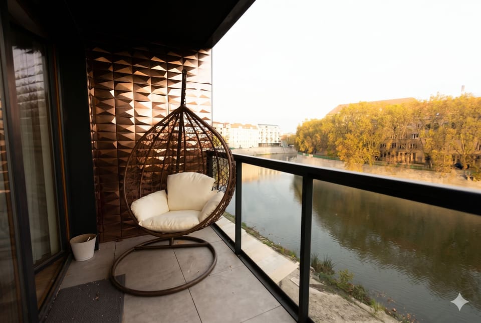 Premium Apartment, Balcony, River View | Property grounds