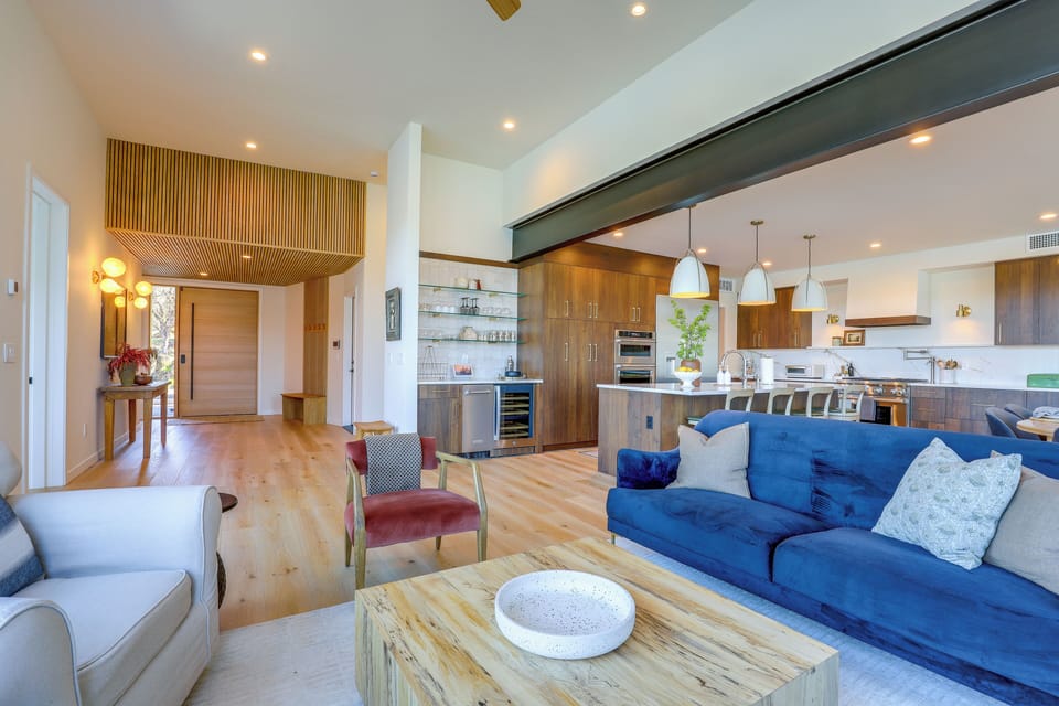 House (5 Bedrooms) | Interior