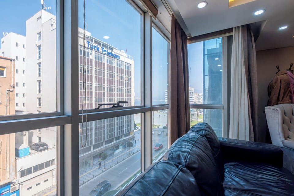 Junior Suite, City View | Interior