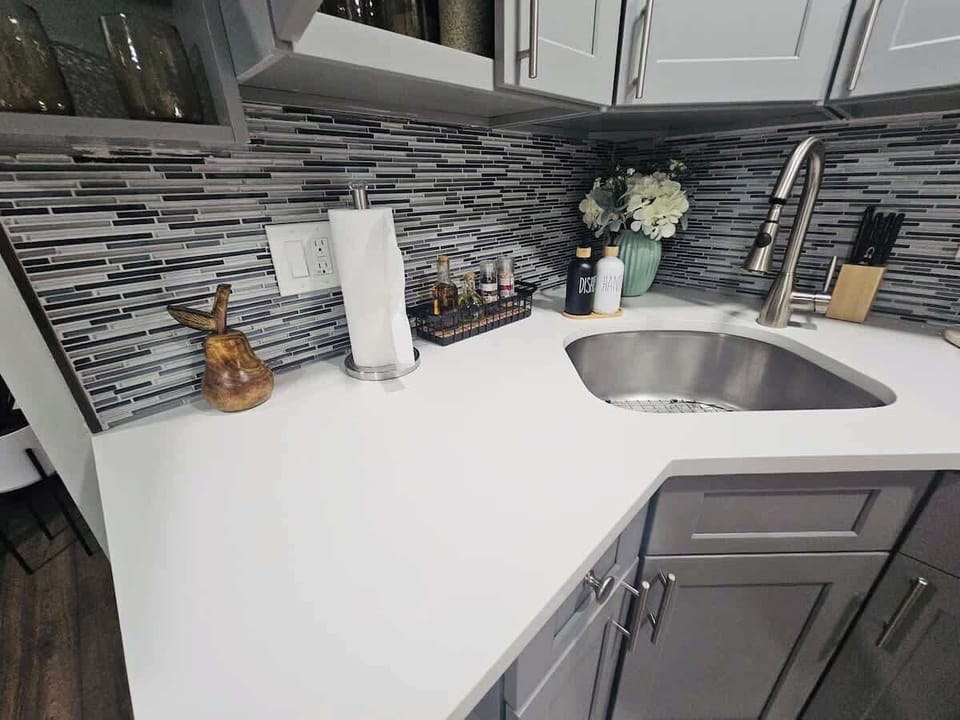 For your convenience, the kitchenette includes salt, pepper, vinegar, and olive oil for your use.


