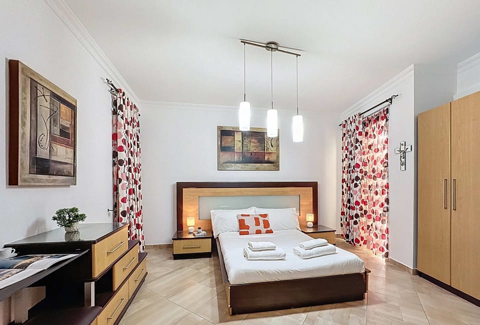 Double Bedroom 