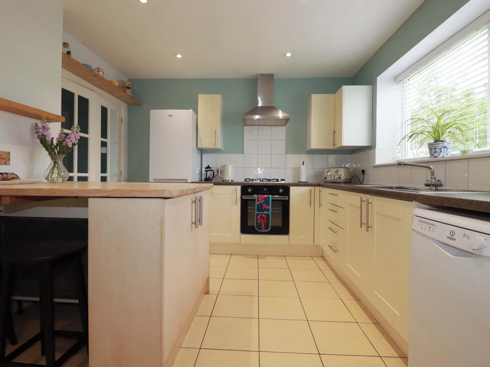 Dishwasher, cookware/dishes/utensils