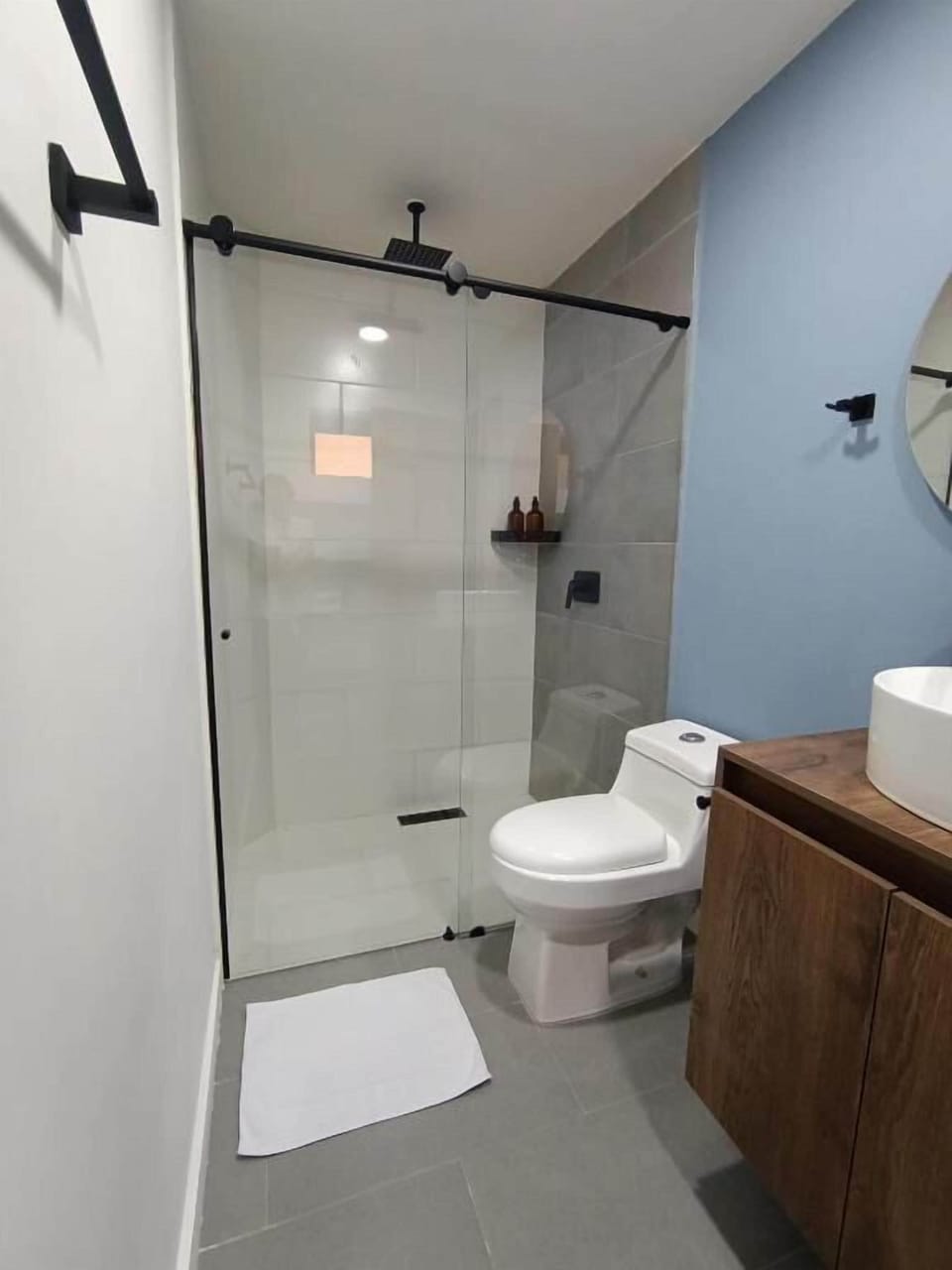 Business Double Room | Bathroom
