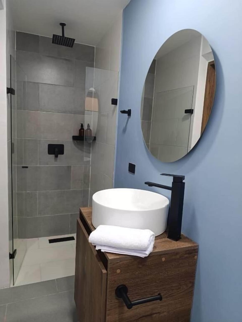 Single Room | Bathroom