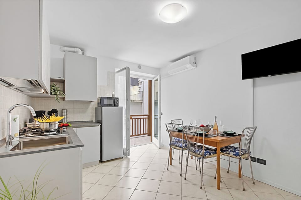 Standard Apartment, 1 Bedroom, Balcony (Casa Vergolano) | Private kitchen