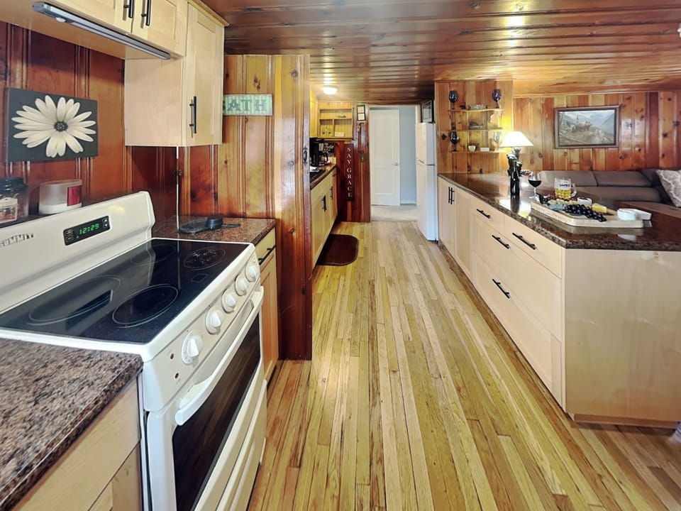Full Kitchen