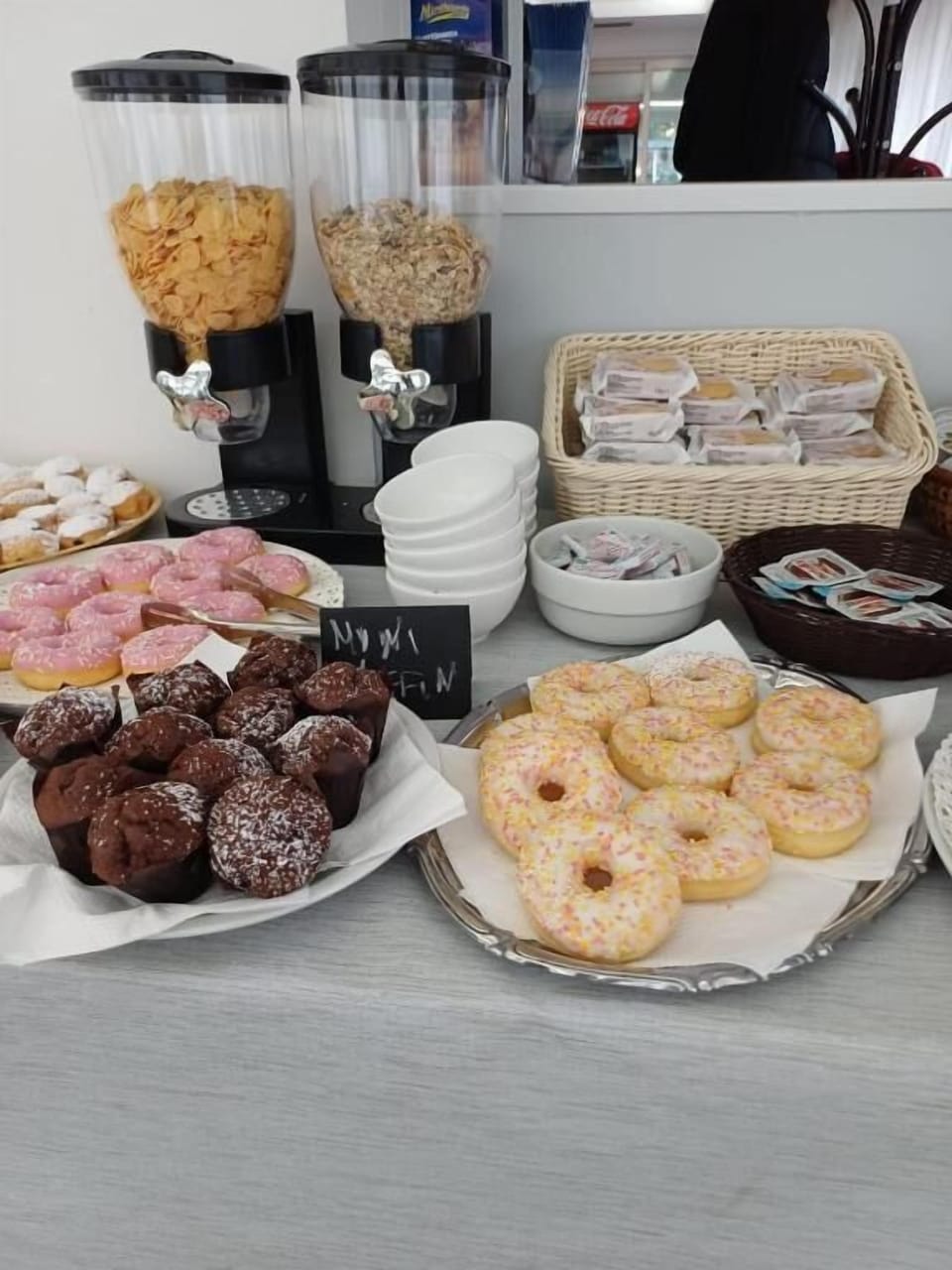 Free daily continental breakfast