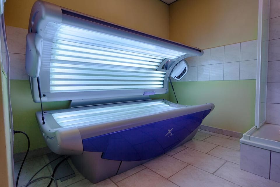Recharge your glow with a private tanning session for quick refresh.