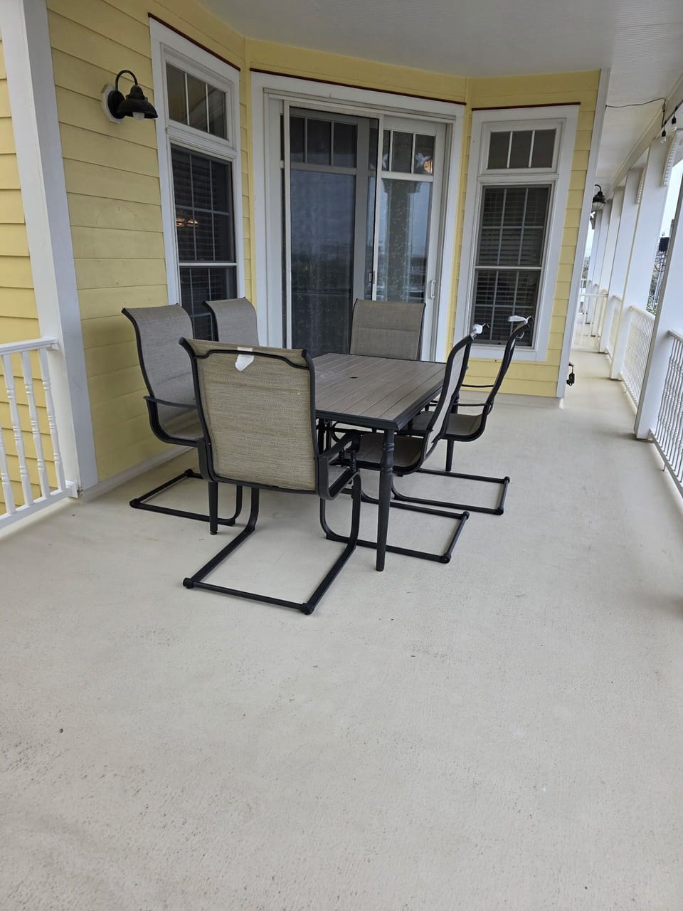 Outdoor deck