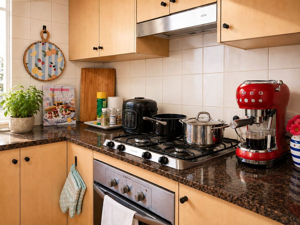 Rice cooker, cooking pots in different size & SMEG coffee machine for your stay.