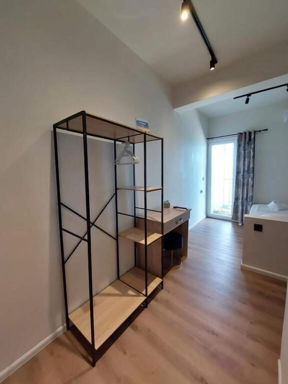 Iron/ironing board, WiFi (free)