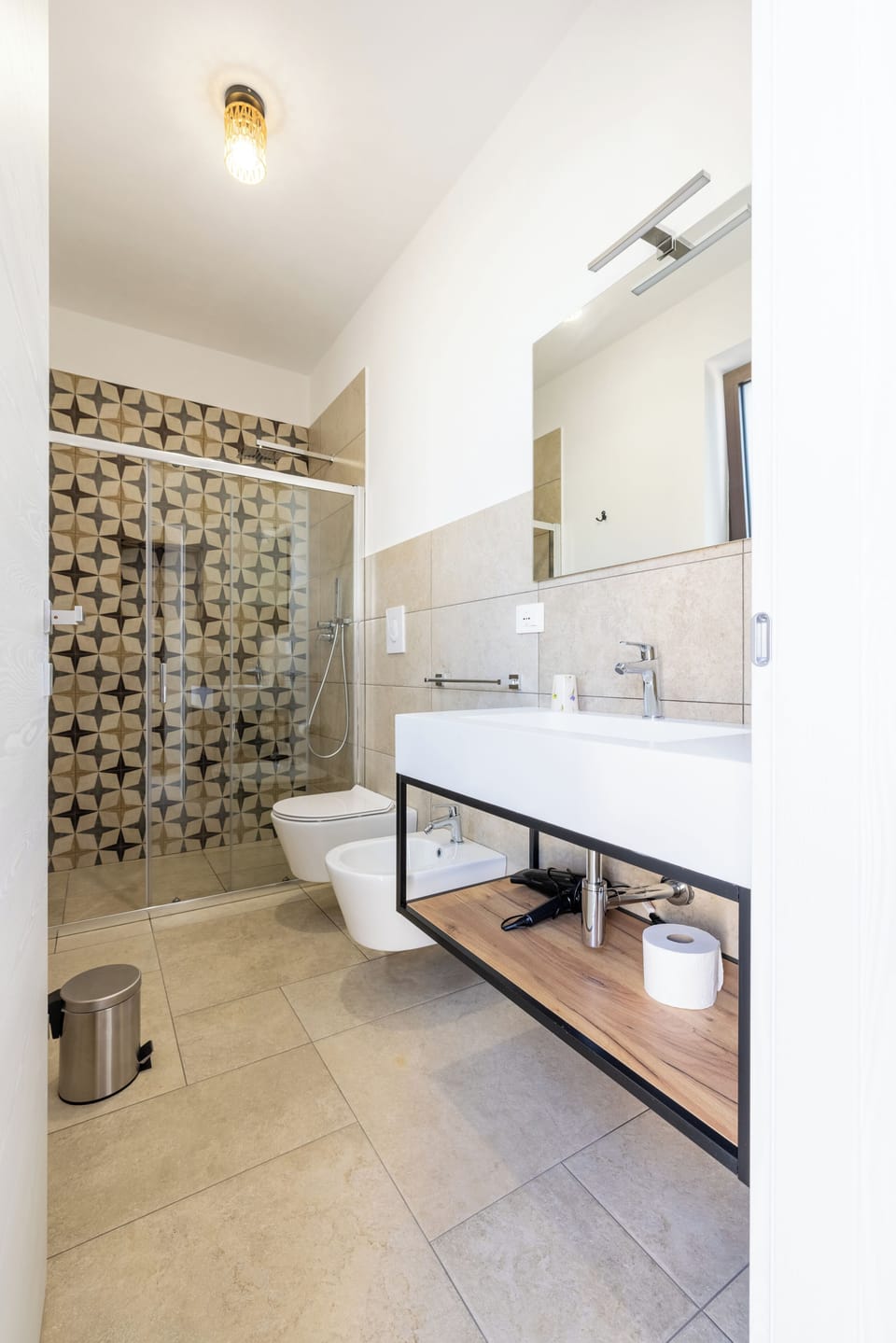 Double Room, Private Bathroom, Garden View | Bathroom | Shower, hair dryer, towels, soap