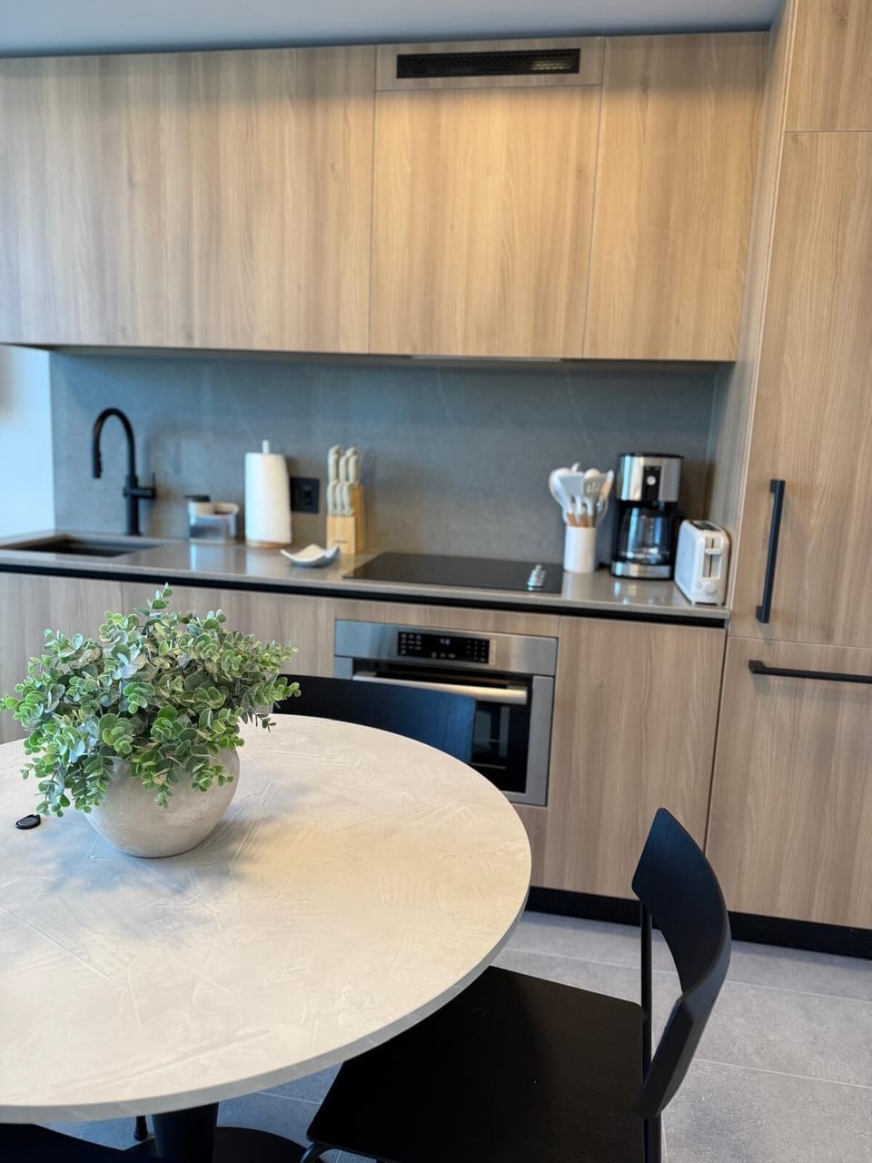 Superior Apartment, Balcony, City View | Private kitchen | Full-size fridge, microwave, oven, stovetop