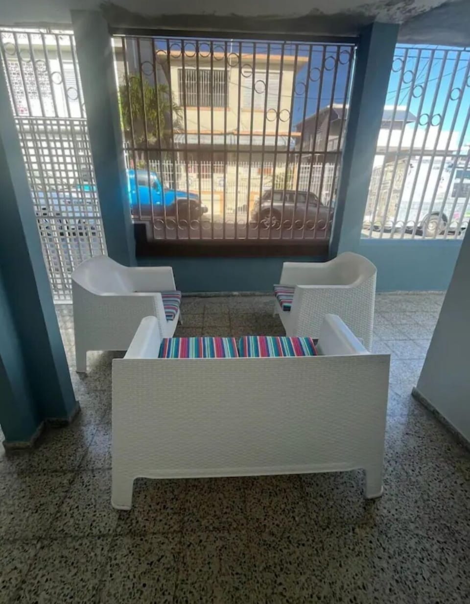 COOL Front porch for gatherings.
