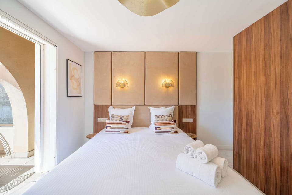 House | 1 bedroom, laptop workspace, bed sheets