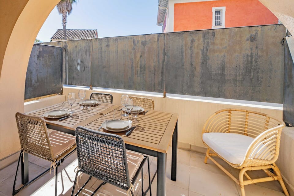 House | Outdoor dining