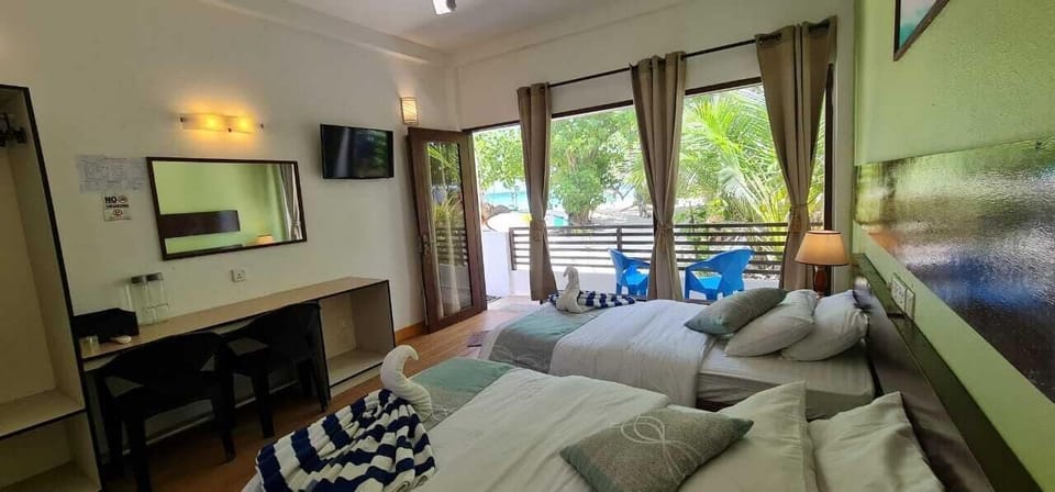 Deluxe Double Room | 6 bedrooms, minibar, in-room safe, desk
