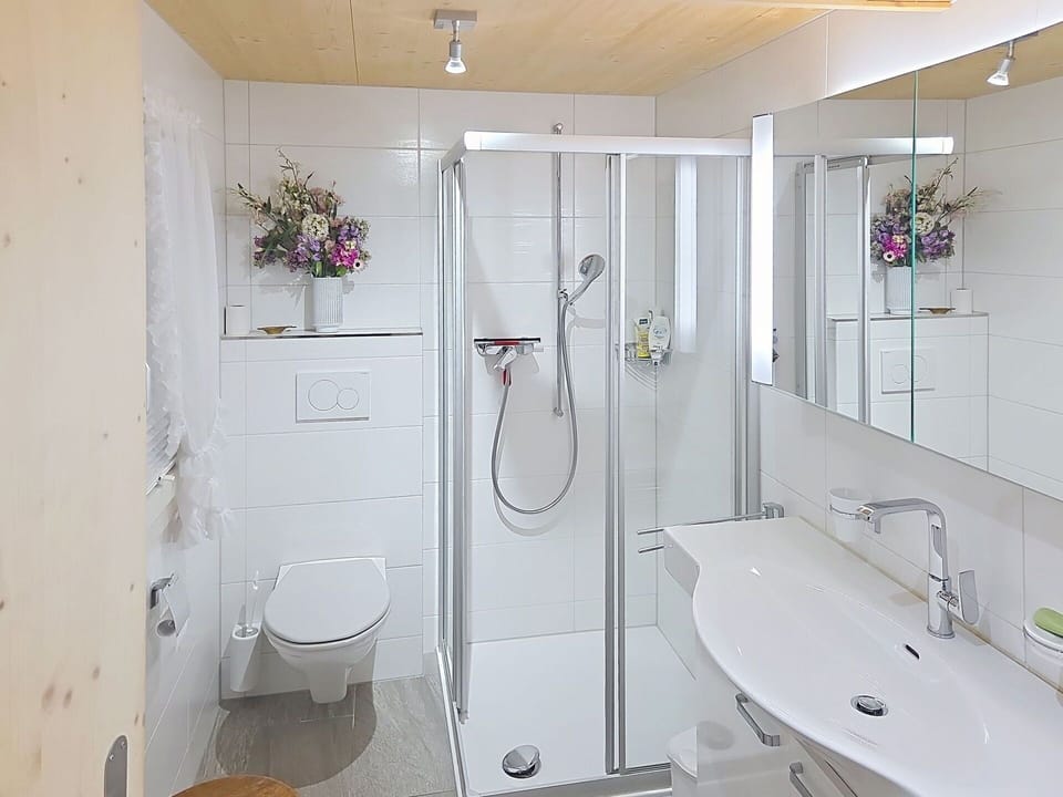 Interior Design, Bathroom, Plumbing Fixture, Flooring, Floor, Bathroom Sink, Tap, Plumbing, Sink, Lighting
