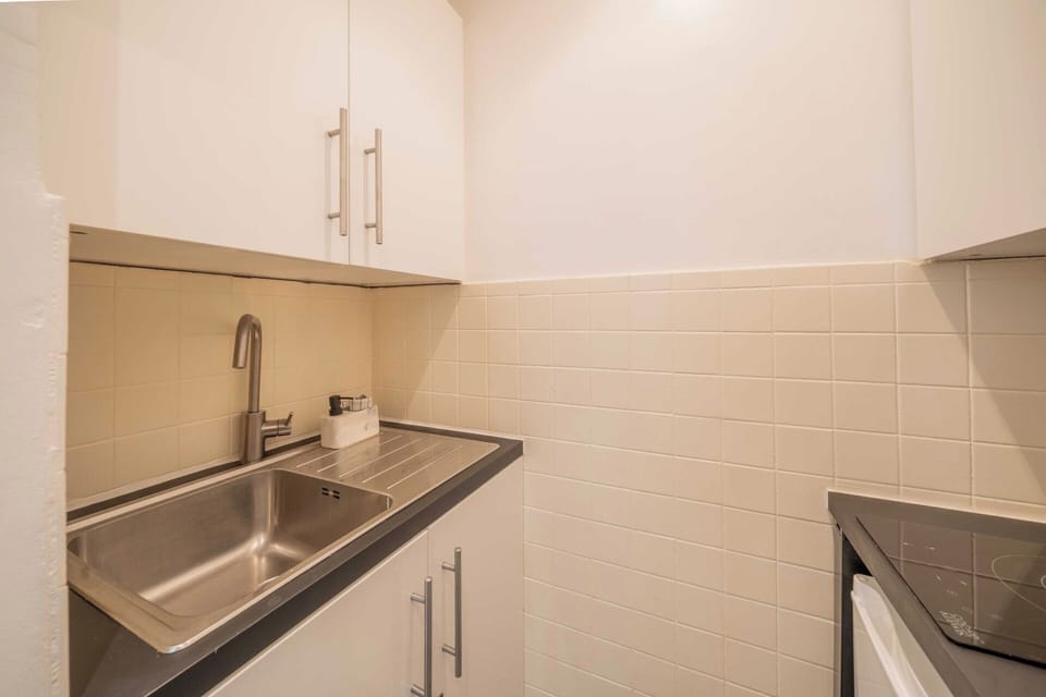 House | Private kitchen | Fridge, microwave, stovetop, coffee/tea maker